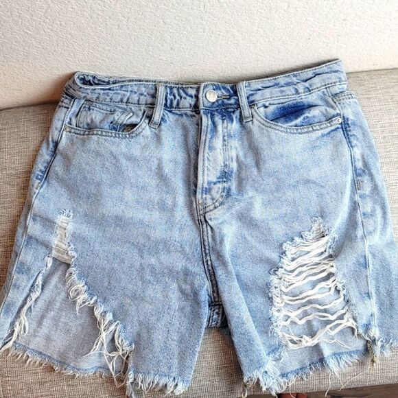 🎄5/$25🎄SIMPLE SOCIETY Distressed Cut Off Shorts - Picture 1 of 9